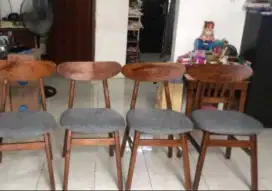 Meja Makan Kayu