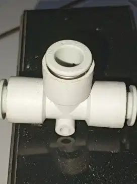 Dijual SMC kQ2T- 10-00 fitting tee slep lock.