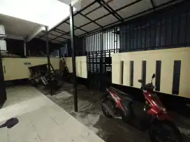 KOS SIRSAK DEKAT DENGAN PERKANTORAN DI JALAN GATOT SUBROTO JAKSEL