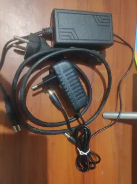 Adaptor 5V 2A CCTV Modem TV Box dua pcs dan kabel adaptor laptop