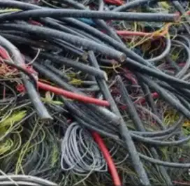 Kabel bekas proyek
