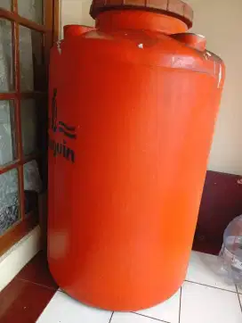 Toren air penguin 600 / 700 liter bekas