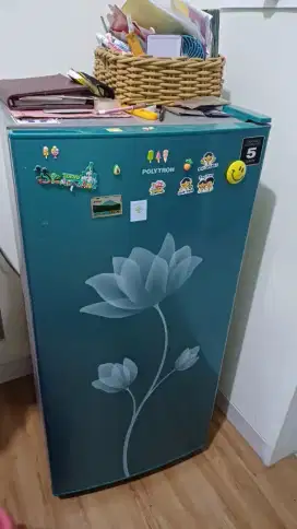 KULKAS 1 PINTU merk Politron