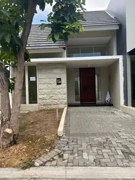 Dijual rumah siap huni North West Park Citraland Surabaya