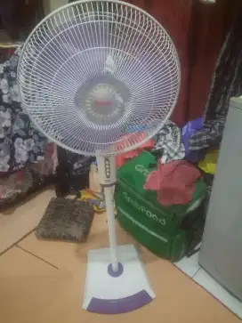 Kipas angin stand fan 16 inch cosmos normal siap pakai nego tipis