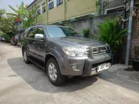 FORTUNER G 2.5 2010 MATIC LOW KM