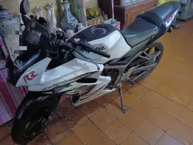 Untuk yg minat aja, dijual ninja rr new 2013 orisinil