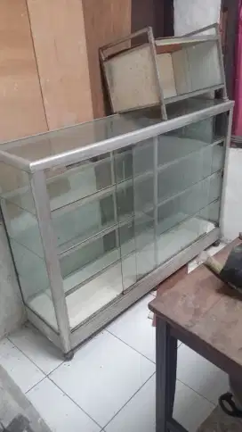 Jual Lemari kaca untuk berjualan