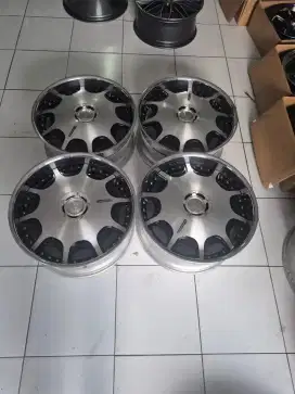 Velg Orginal Leonhart R21 pcd 5×114.3/112 lebar 9/10 et35/42..4pcs