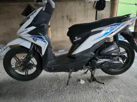 Di jual motor beat putih Gress msh bawaan pabrik