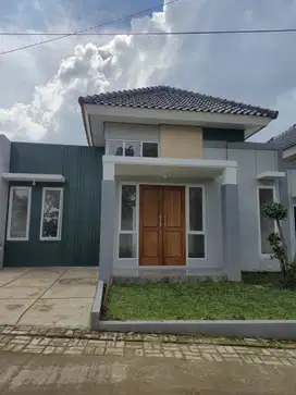 RUMAH MEWAH DI TENGAH JANTUNG KOTA