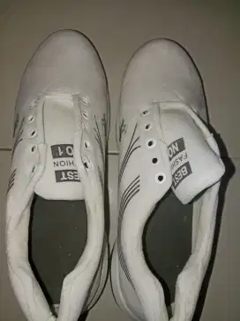 Aksesoris pria (sepatu pria)