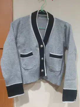 Cardi size S-M no minus