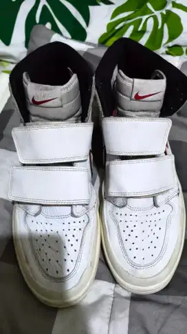 Nike Air Jordan 1 Retro High Double Strip