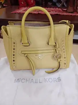 Termurah Tas Michael Kors Carine Medium NBU model seperti Balenciaga