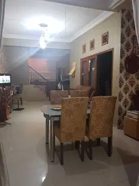Dijual rumah murah 2.5 lantai di pulomas deket RS EMC jakarta timur