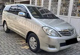 Innova V 2011 automatic