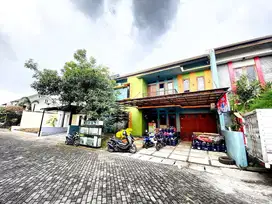 Rumah Mewah 2Lt di Perumahan Cluster Elite Manahan