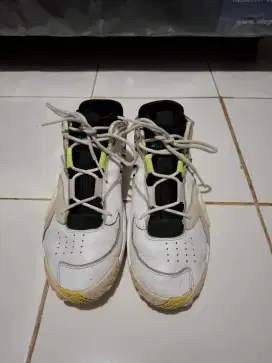 Dijual Sepatu Adidas Utk Basket Second Mantap