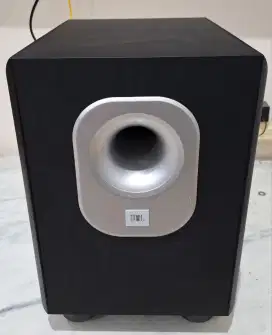 Subwoofer Aktif JBL