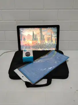 MacBook Pro 13 Mid 2012
Keyboard nyala
Intel core i5
Ram 4GB/ssd 256GB