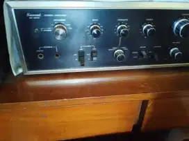 Amplifier Sansui