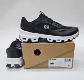 SMEAKER ON CLOUD VENTURE X LOEWE 2