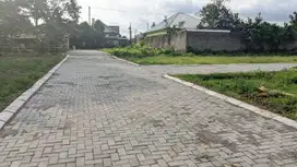 500 METER UII: Tanah Kost Jogja, Lingkungan Mahasiswa