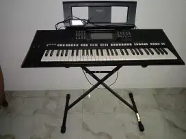 Dijual Keyboard Merk Yamaha PSR-S775
