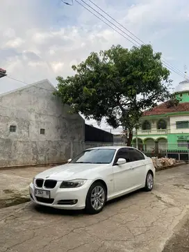 BMW e90 LCI 320i 2010
