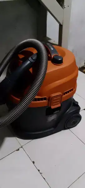 Jual mesin vacum cleaner Merk ELECTROLUX weet and dry sedotan kencang