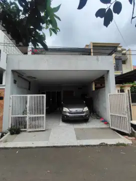 RUMAH di PONDOK KELAPA
