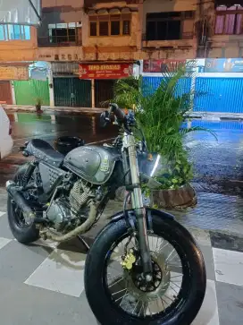 Dijual Motor Custom 2004