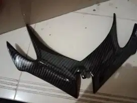 Winglet depan Vario 125/150 hitam carbon