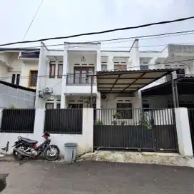 Dijual Rumah Dekat Taman Kuliner Cirendeu