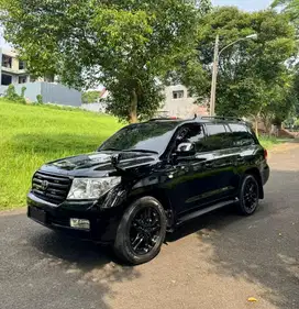 Land Cruiser VX200 Japan spec V8 Bensin AT AWD 2008 pemakaian 2011
