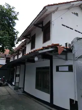 Rumah & Kos-Kosan 25 Pintu di Cilandak Jaksel