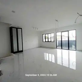 Dijual Rumah Baru Bagus 4 Lantai di Cidodol Kebayoran Lama Jak Sel
