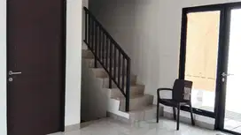 DISEWAKAN RUMAH HOOK CLUSTER DAYANA SUMMARECON BANDUNG