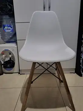 Kursi cafe/Kursi Estetik PIRA kokoh masih seperti baru