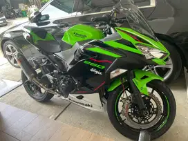 Ninja 250 ABS 2022 Kawasaki Racing Team low km