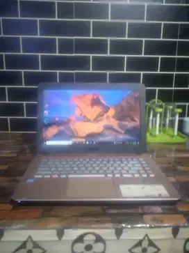 Laptop asus x441m warna rose gold