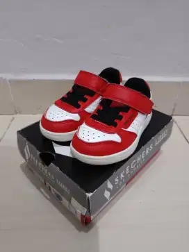 Sepatu anak skechers