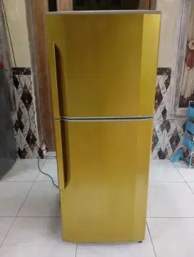 Kulkas 2pintu Hitachi jos