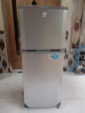 Kulkas 2pintu LG orian