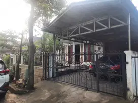 Rumah dengan 5 kamar tidur