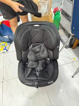 CAR SEAT BABY DOES