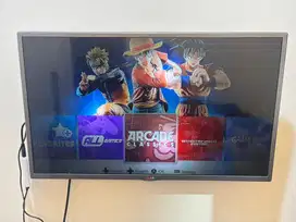 TV LG 32” + bracket (minus ada 3 titik blank spot) bandung only