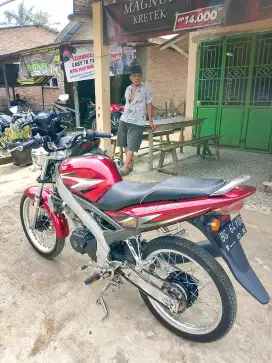 Vixon 2009 warna asli hitam