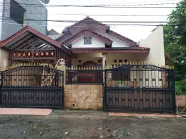 Dijual rumah tinggal ..baru renovasi., listrik 2200 watt